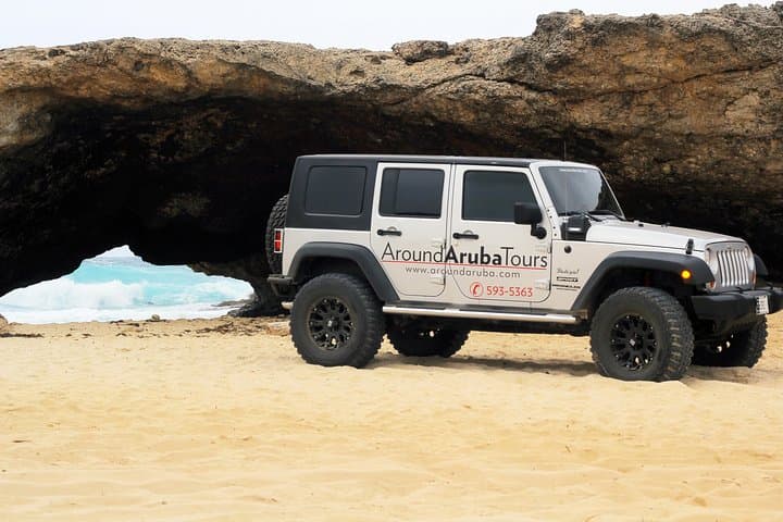 Aruba Private Luxury Jeep Tours with Attractions and Panoramic Views